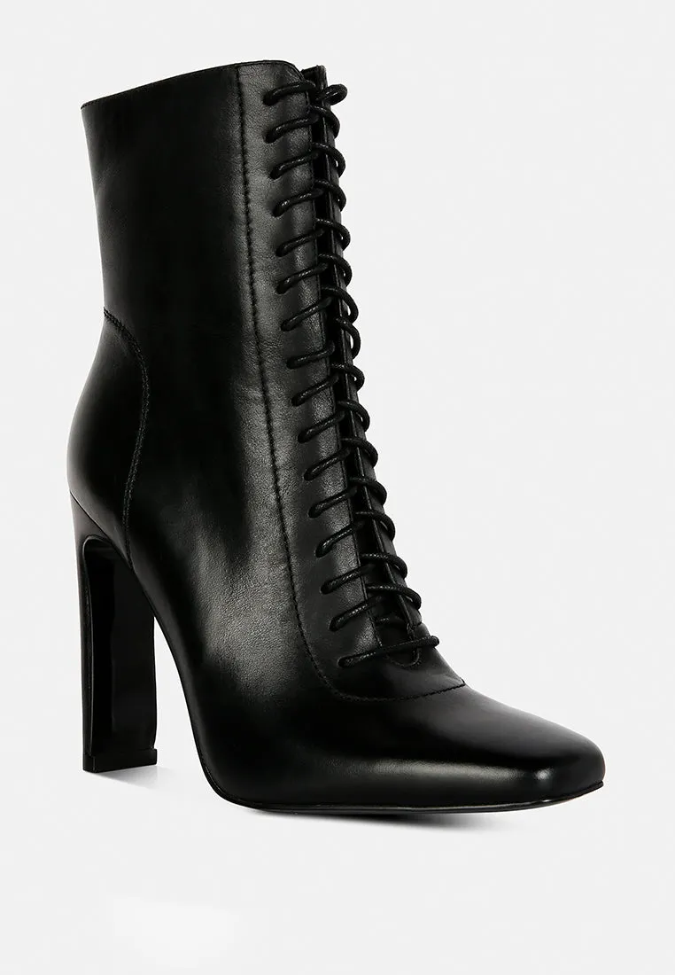 WYNDHAM Black Lace Up Leather Ankle Boots